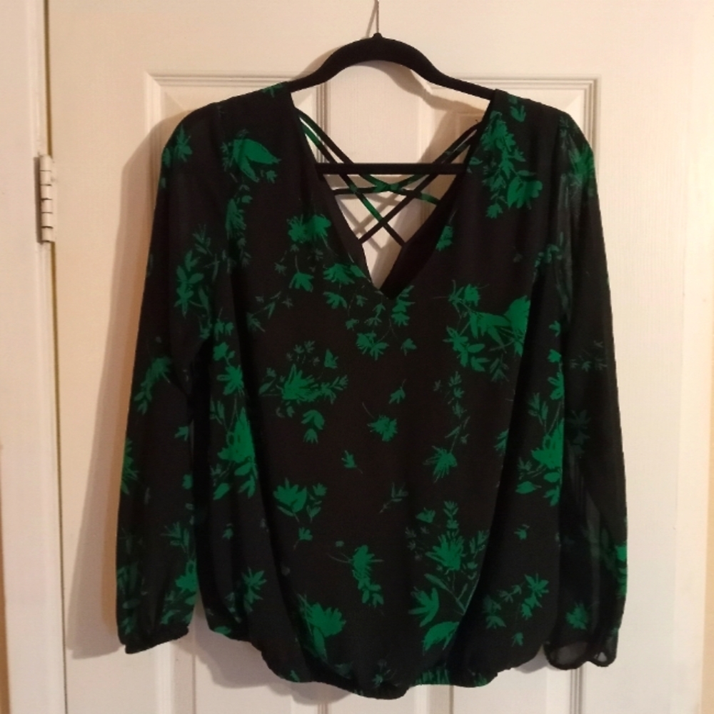 Xl long sleeve Black and green torrid blouse
